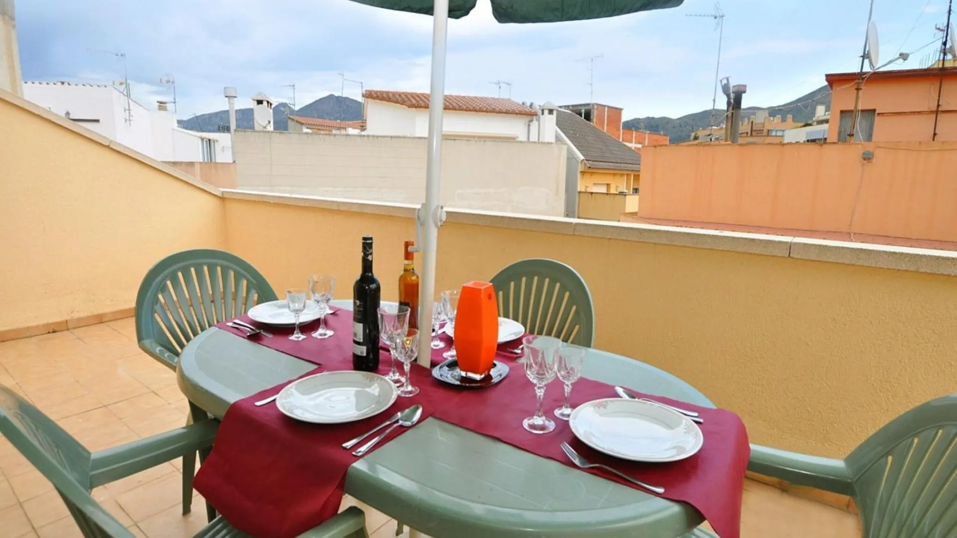 Apartment In Roses, 50 M From Beach