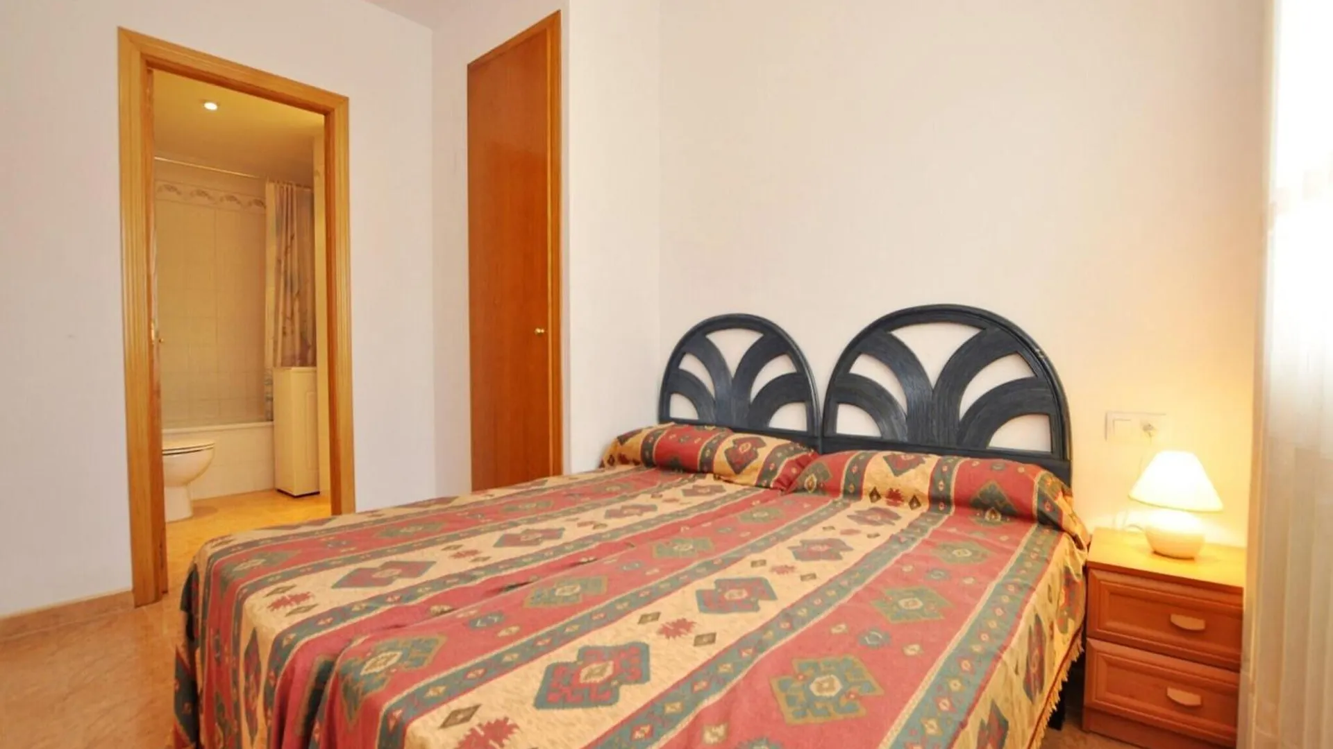 Apartment In Roses, 50 M From Beach