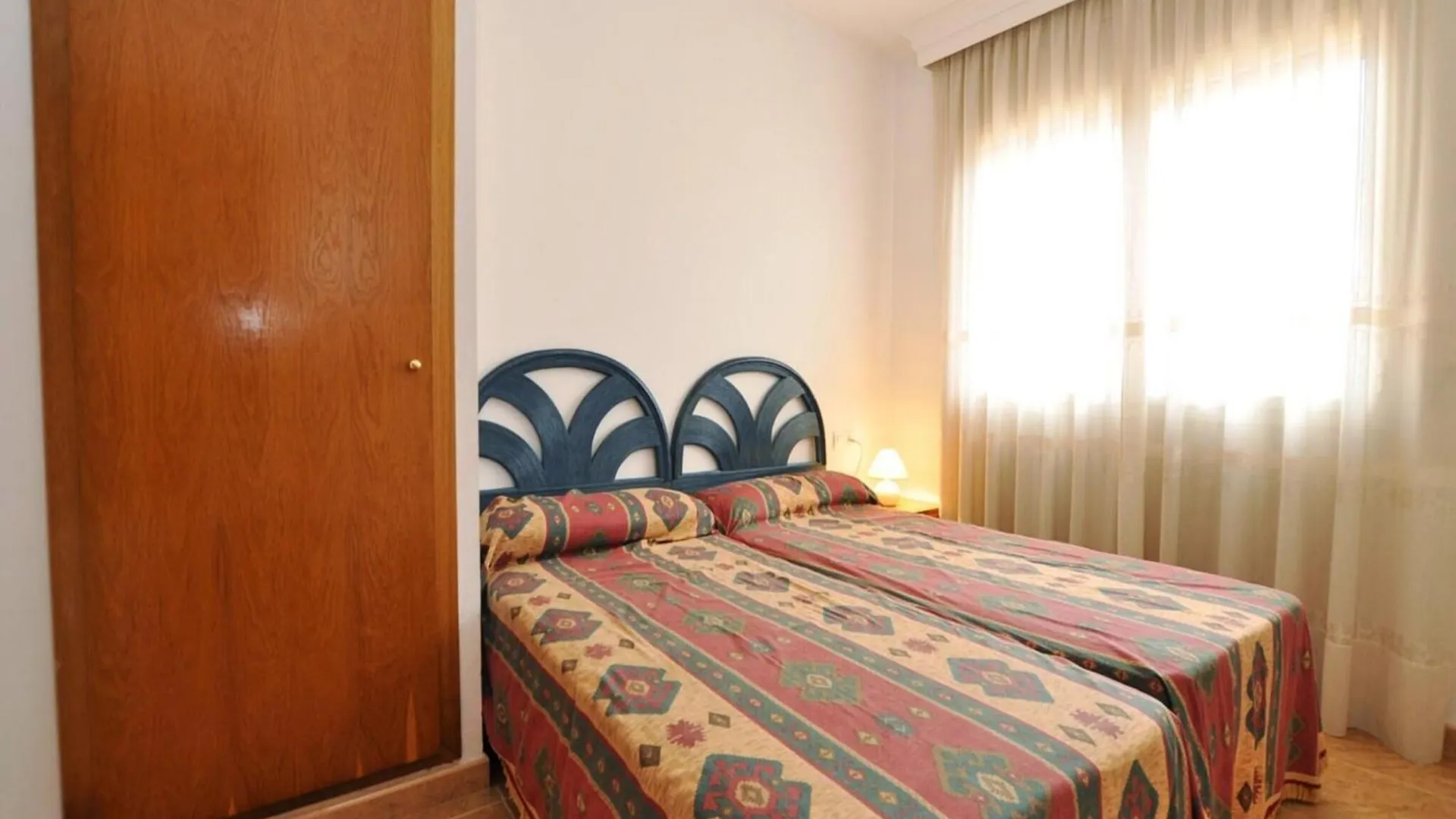 Apartment In Roses, 50 M From Beach
